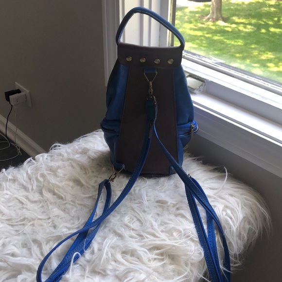 Backpack 🎒 - Picture 2 of 3